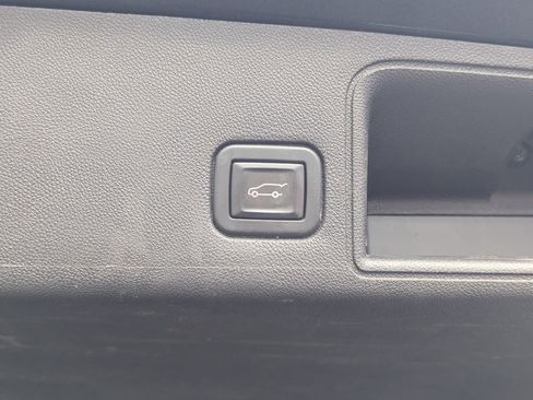 Used 2020 GMC Terrain SLT w/ Preferred Package image 32