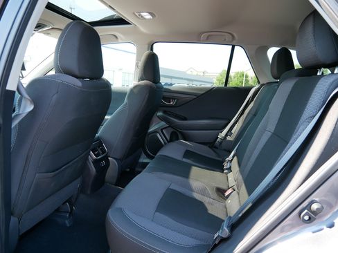 Used 2025 Subaru Outback Premium AWD/4WD image 33