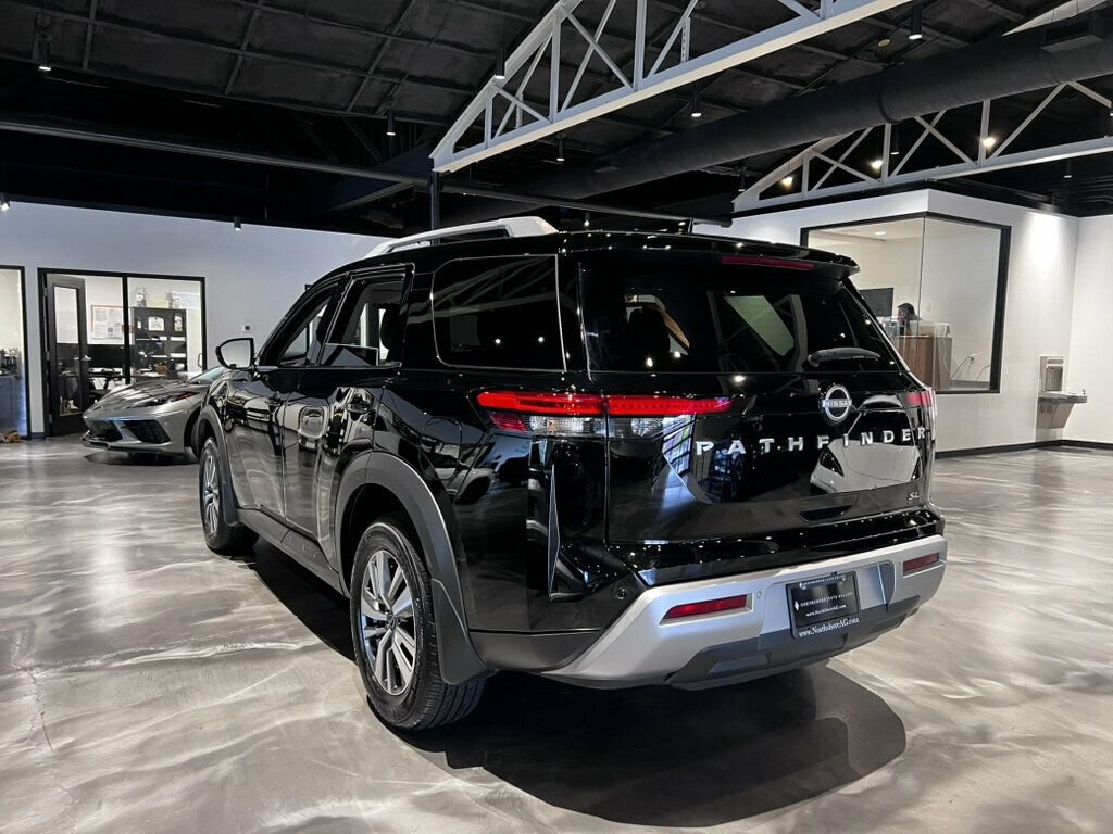Used 2025 Nissan Pathfinder SL w/ Cargo Package FWD image 3
