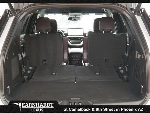Used 2026 Ford Explorer Platinum RWD image 31