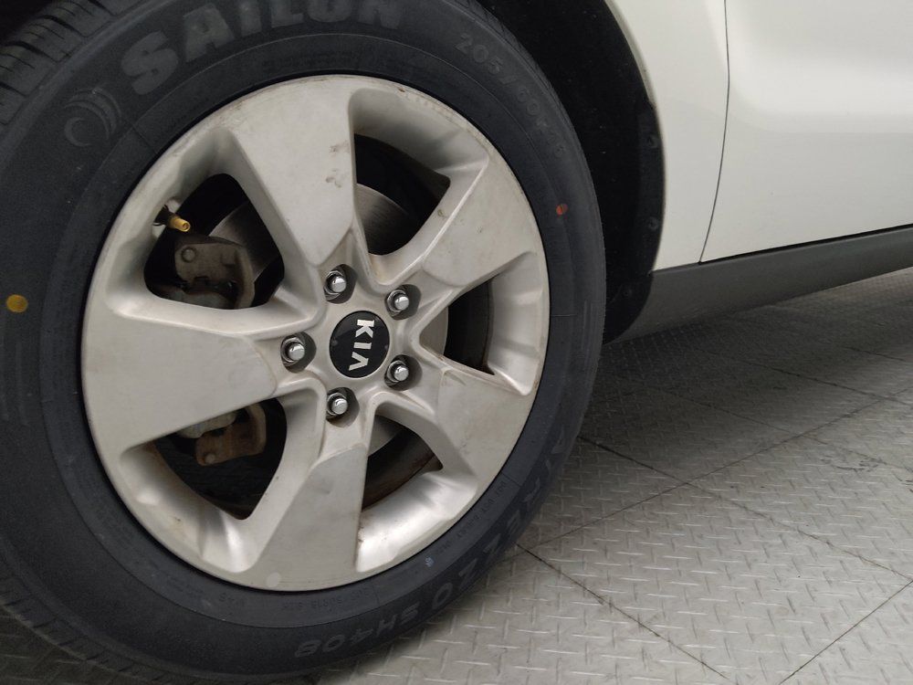 Used 2019 Kia Soul FWD image 31