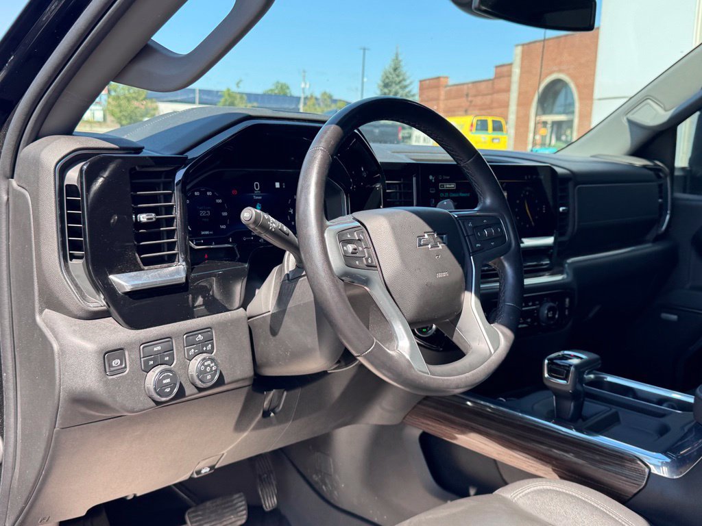 Used 2022 Chevrolet Silverado 1500 RST w/ Convenience Package II AWD/4WD image 13