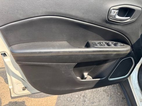 Used 2018 Jeep Compass Limited w/ Safe & Security Group AWD/4WD image 21