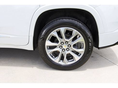 Used 2021 Chevrolet Traverse Premier w/ LPO, Floor Liner Package FWD image 34