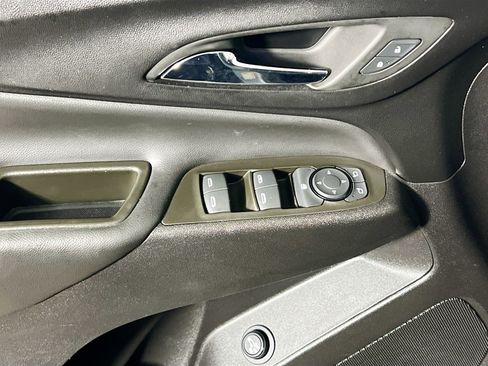 Used 2023 Chevrolet Equinox LT w/ Driver Convenience Package image 16