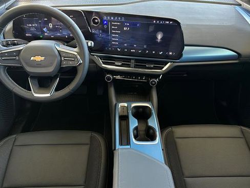 New 2026 Chevrolet Equinox EV LT image 15