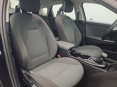 Used 2025 Kia K4 LXS image 15