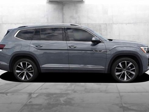 Certified 2025 Volkswagen Atlas SEL Premium R-Line AWD/4WD image 5