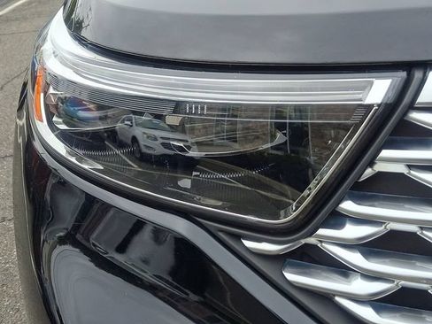 Used 2022 Ford Explorer Platinum w/ Equipment Group 601A AWD/4WD image 12
