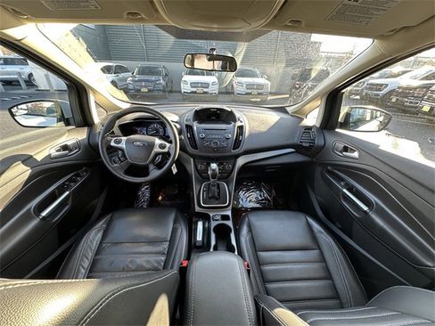 Certified 2017 Ford C-MAX Energi SE w/ Equipment Group 402A image 16