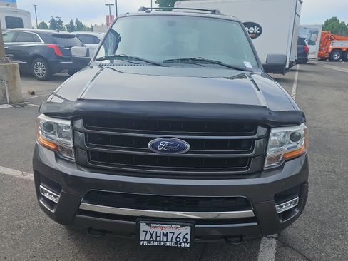 Used 2017 Ford Expedition Limited w/ Equipment Group 301A AWD/4WD image 4