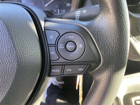 Used 2025 Toyota Corolla LE image 32