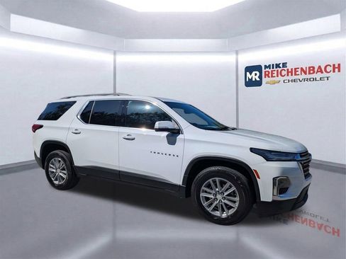 Used 2022 Chevrolet Traverse LT FWD image 2