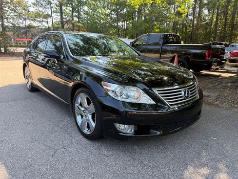 Used 2010 Lexus LS 460 RWD image 4