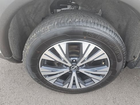 Used 2023 Nissan Rogue SV image 10