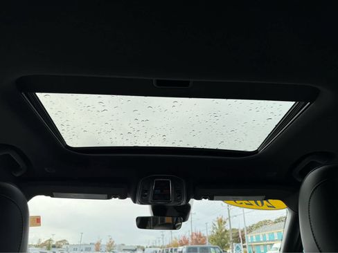 Used 2025 Jeep Grand Cherokee L Altitude image 28