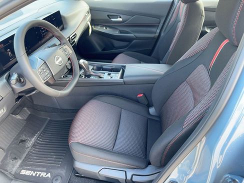 New 2026 Nissan Sentra SR w/ Floor Mat Package FWD image 5
