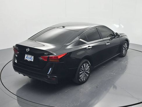 Used 2023 Nissan Altima 2.5 SV FWD image 32
