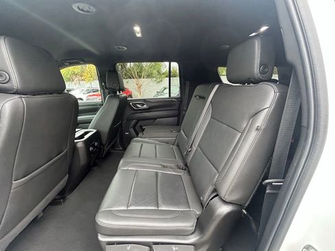 Used 2024 Chevrolet Suburban LT image 14