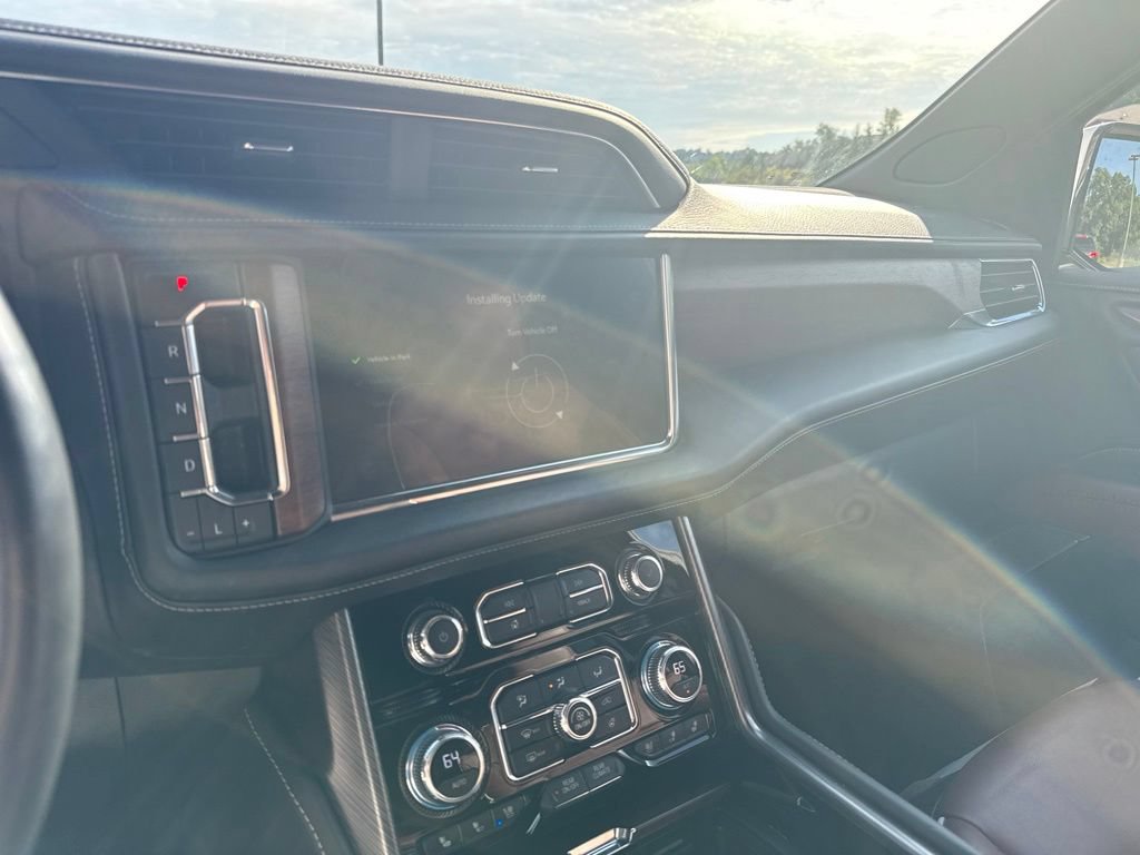 Used 2023 GMC Yukon XL Denali Ultimate AWD/4WD image 17