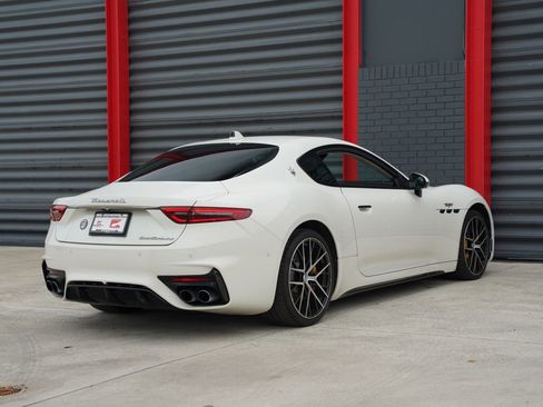Used 2024 Maserati GranTurismo Trofeo AWD/4WD image 14