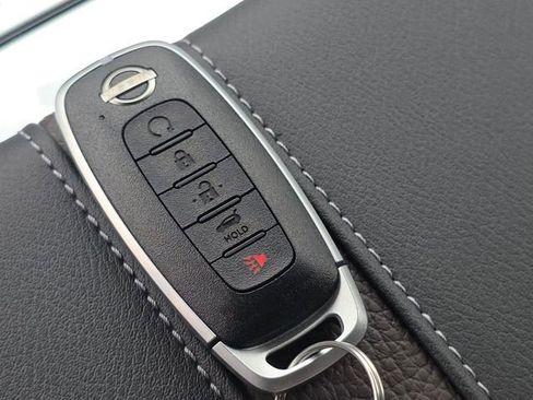 New 2025 Nissan Armada SL w/ Captain's Chari Seat Package image 28