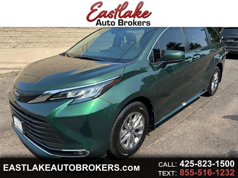 Used 2022 Toyota Sienna XLE AWD/4WD image 1