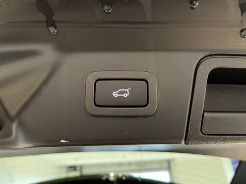 Used 2021 Land Rover Range Rover Velar S AWD/4WD image 29