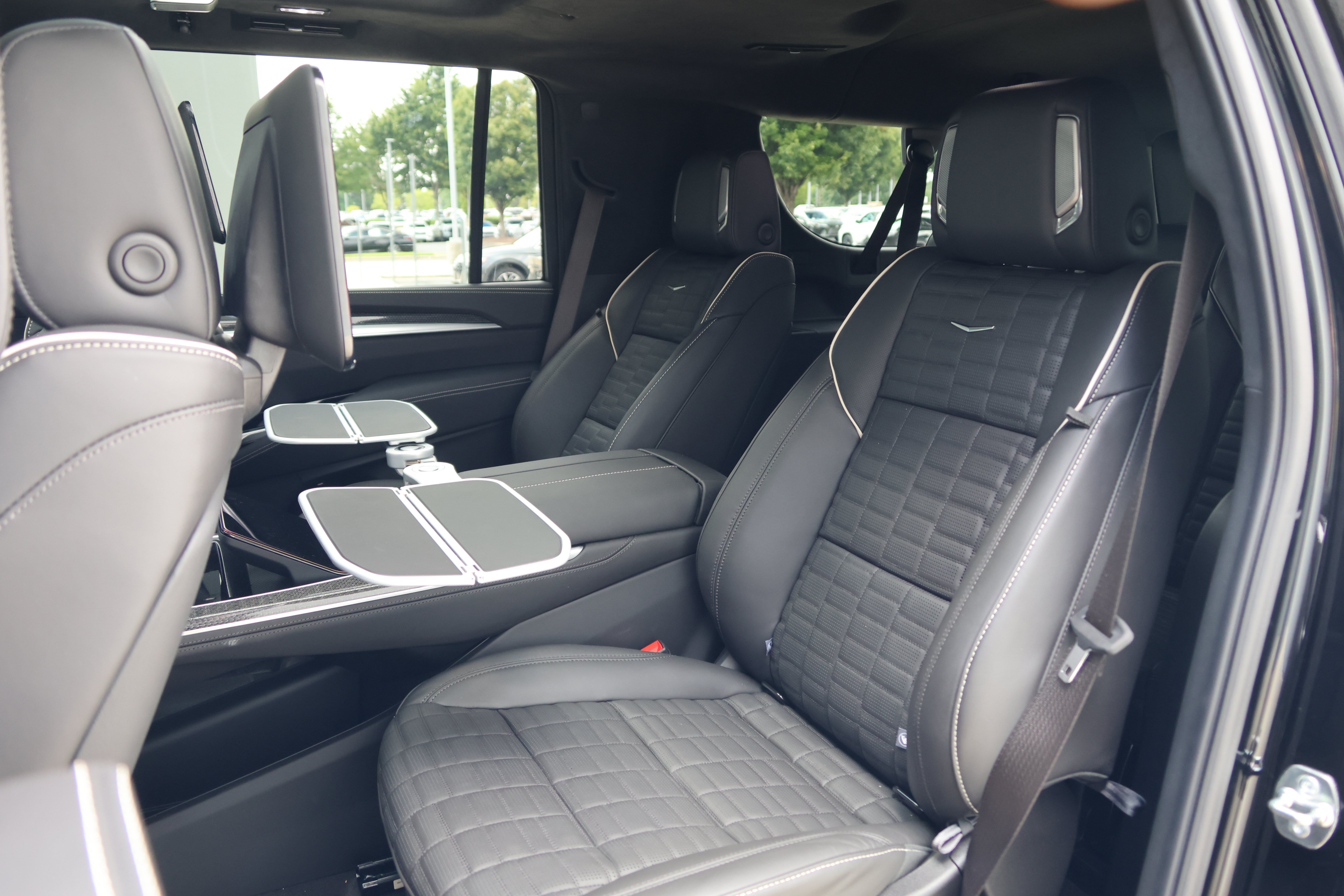 Used 2026 Cadillac Escalade ESV V AWD/4WD image 43