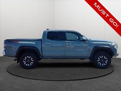Used 2023 Toyota Tacoma TRD Off-Road AWD/4WD image 4