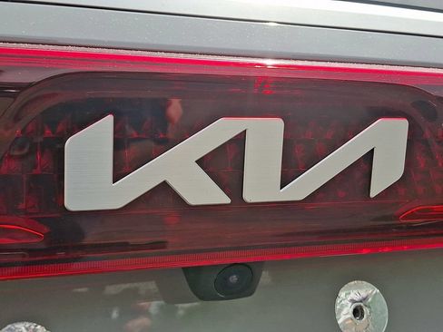 Certified 2024 Kia Carnival SX FWD image 31