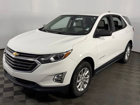 Used 2021 Chevrolet Equinox LS image 3
