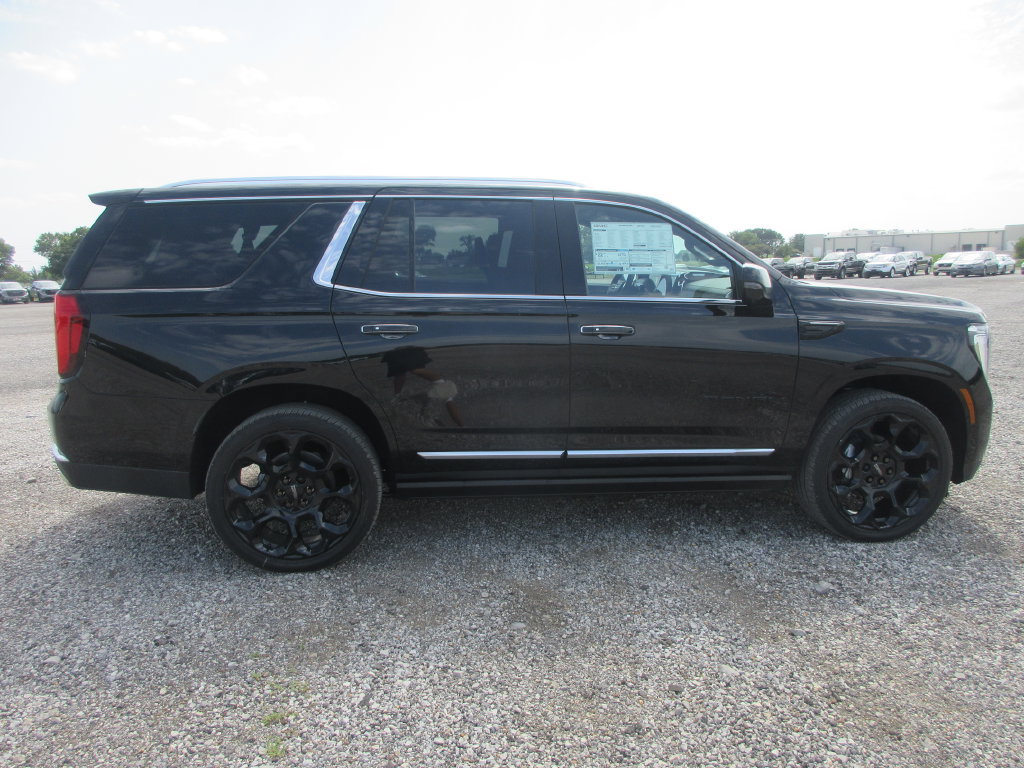 New 2026 GMC Yukon Denali w/ Denali Reserve Package AWD/4WD image 3