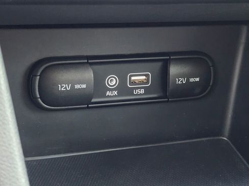 Used 2019 Kia Niro EX image 29