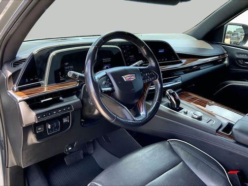 Used 2022 Cadillac Escalade Premium Luxury w/ Performance Package AWD/4WD image 18