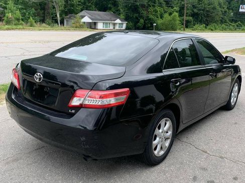 Used 2011 Toyota Camry LE w/ LE Extra-Value Pkg FWD image 4