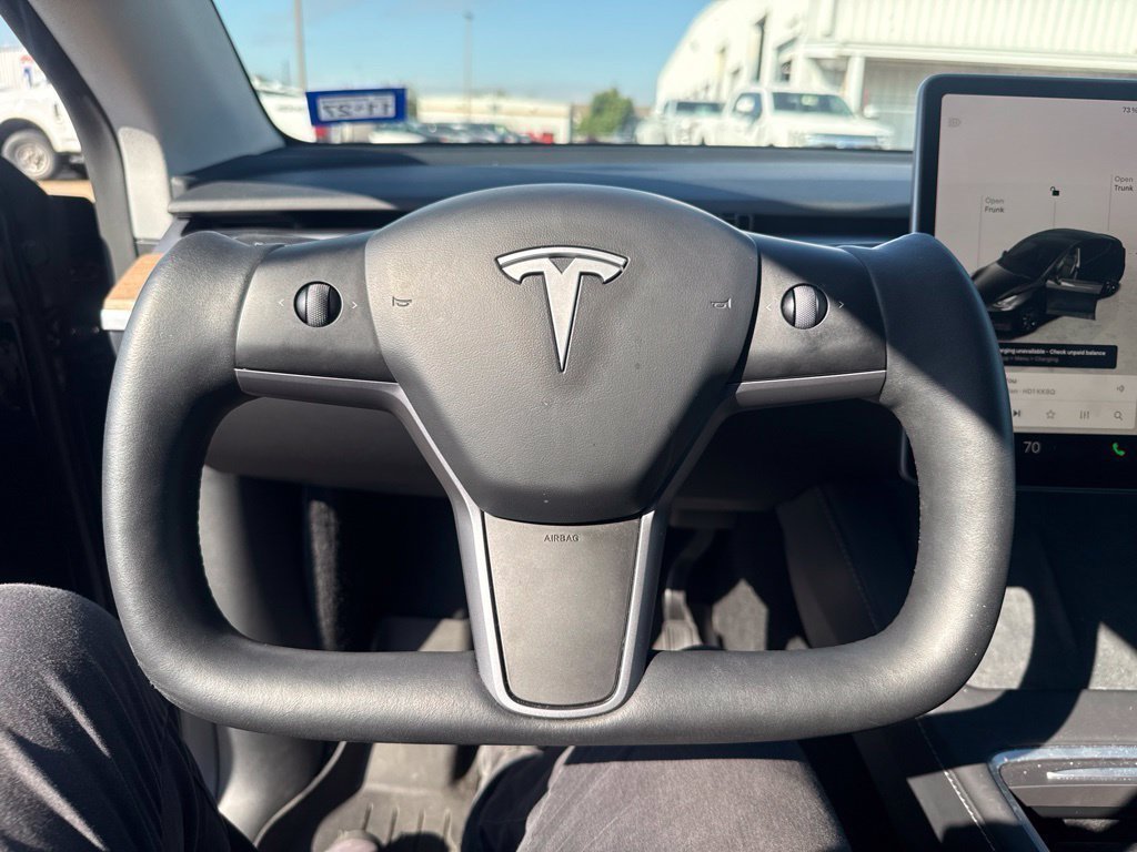 Used 2025 Tesla Model Y Long Range RWD image 9