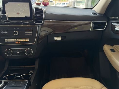 Used 2017 Mercedes-Benz GLS 450 4MATIC image 31