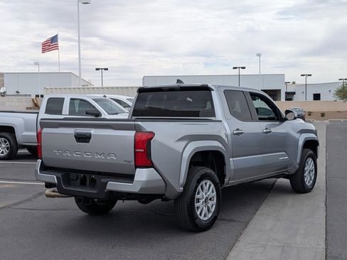 Used 2025 Toyota Tacoma SR5 image 5
