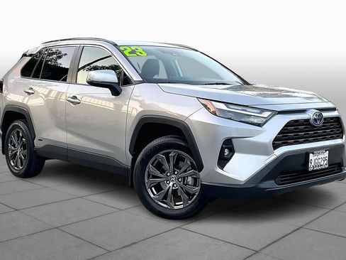 Used 2023 Toyota RAV4 XLE Premium image 2