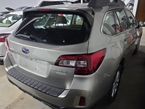 Used 2017 Subaru Outback 2.5i AWD/4WD image 4