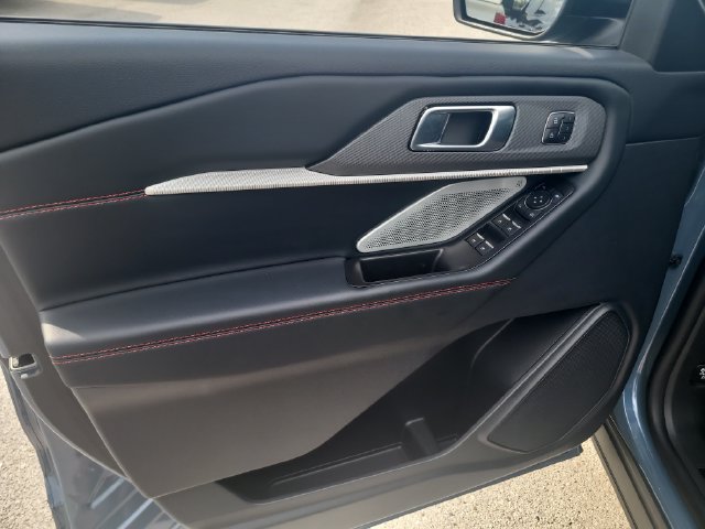 Used 2025 Ford Explorer ST w/ Sun And Sound Package RWD image 17