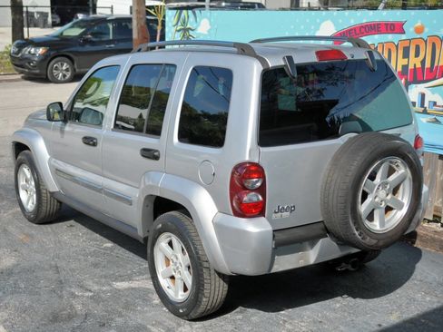 Used 2005 Jeep Liberty Limited image 6
