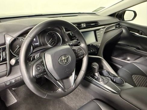 Used 2020 Toyota Camry SE w/ Convenience Package image 16