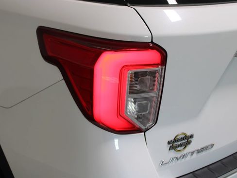 Used 2021 Ford Explorer Limited w/ Equipment Group 301A RWD image 58