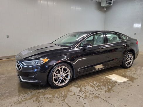 Used 2019 Ford Fusion SEL FWD image 4