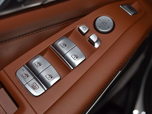 Used 2025 BMW X7 M60i AWD/4WD image 6