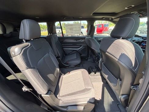 New 2026 Jeep Grand Cherokee L Laredo RWD image 9