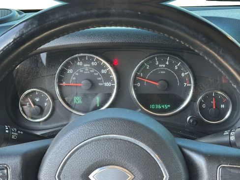 Used 2015 Jeep Wrangler Unlimited Rubicon w/ Connectivity Group image 14