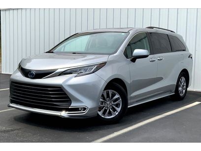 Used 2021 Toyota Sienna XLE